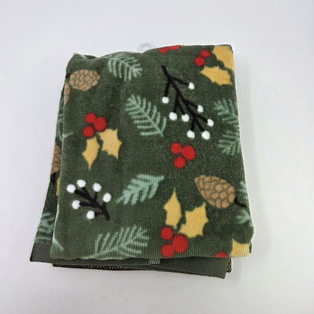 Holiday Time Set of 2 Christmas Wreath Decorative Fingertip Towels NWT - Picture 3 of 4